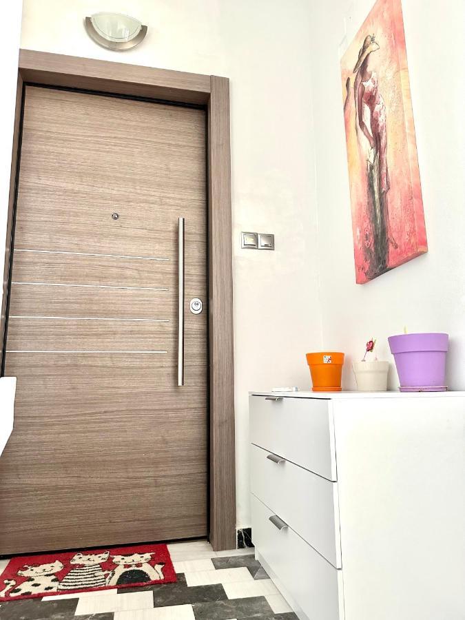 Cozy Apartment With Parking Near The City Center Athén Kültér fotó