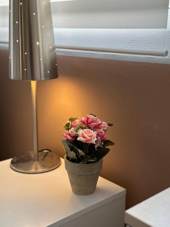 Cozy Apartment With Parking Near The City Center Athén Kültér fotó