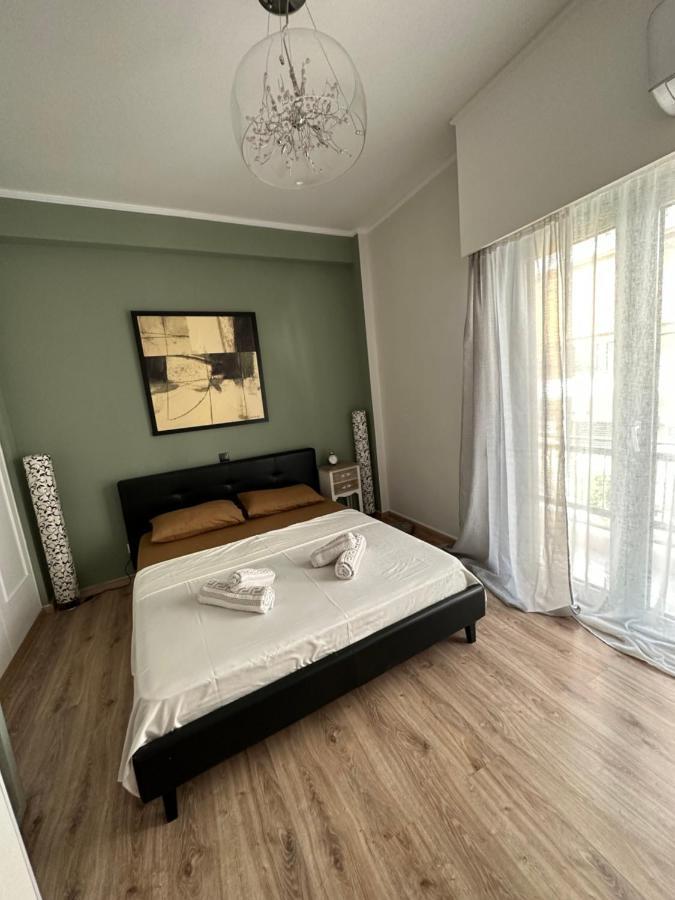 Cozy Apartment With Parking Near The City Center Athén Kültér fotó