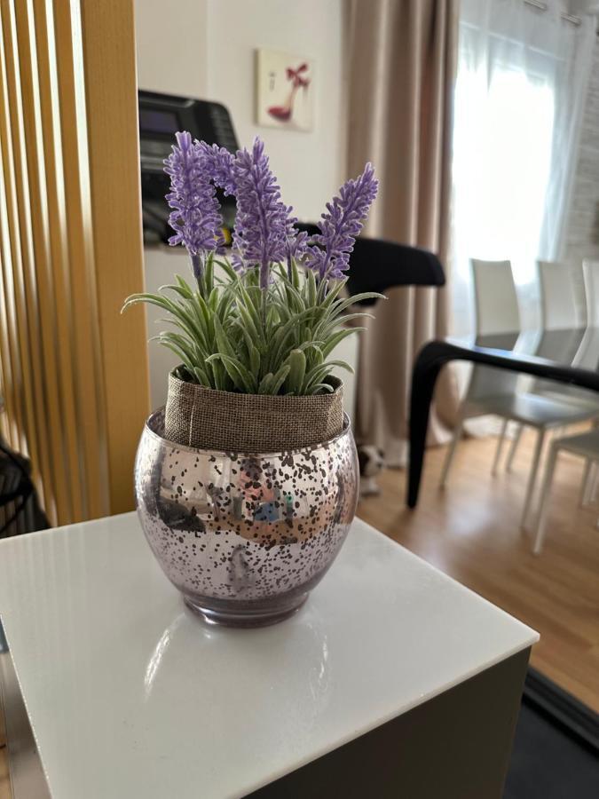 Cozy Apartment With Parking Near The City Center Athén Kültér fotó