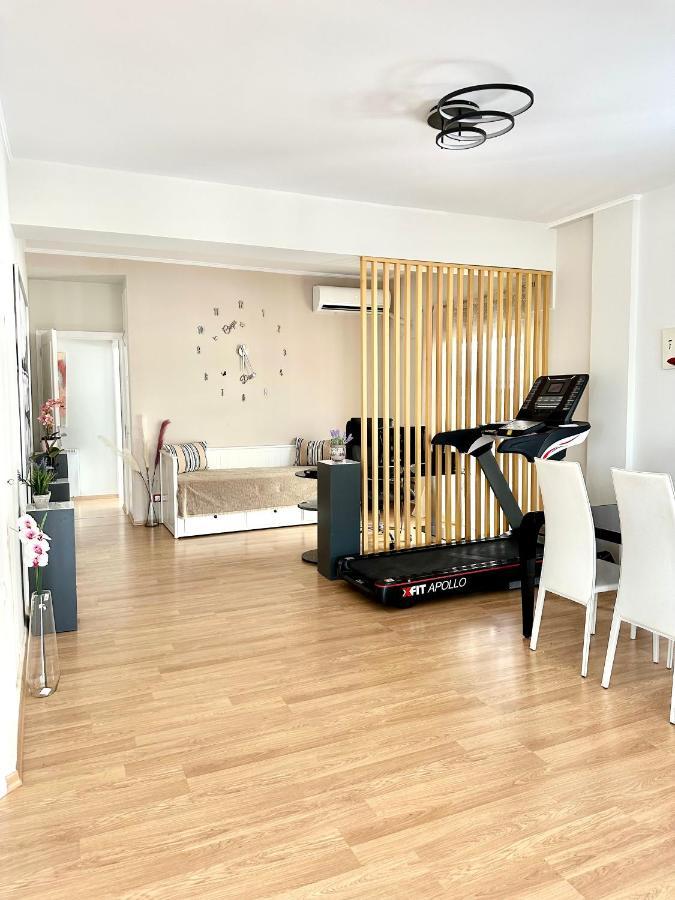 Cozy Apartment With Parking Near The City Center Athén Kültér fotó